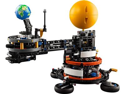 42179 LEGO Technic Space Planet Earth and Moon in Orbit thumbnail image