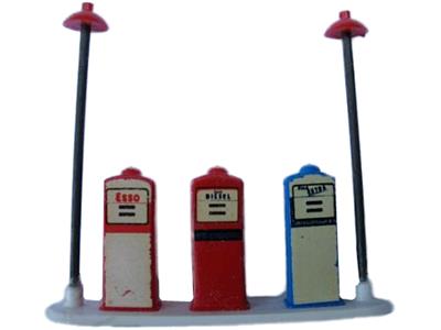 431-2 LEGO Samsonite Garage Door and Esso Pumps