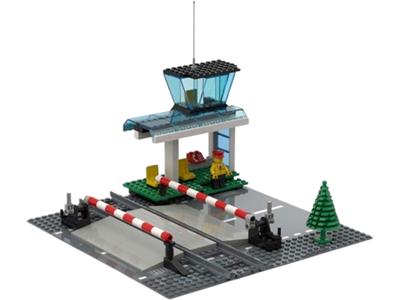 4532 LEGO Trains Manual Level Crossing thumbnail image