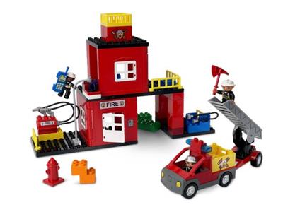Citere Brug af en computer nedbryder 4664 Duplo LEGO Ville Fire Station | BrickEconomy