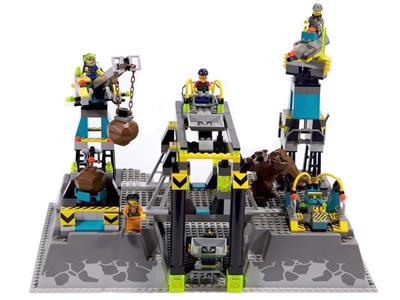 4990 LEGO The Rock Raiders HQ