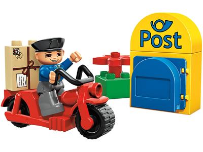 5638 Duplo Ville Postman