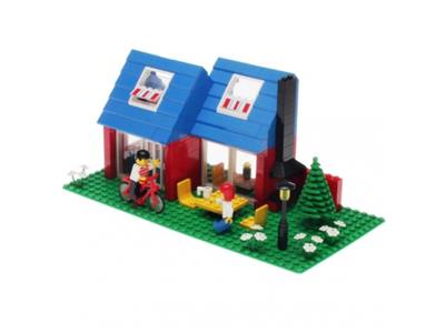 6370 LEGO Weekend Home