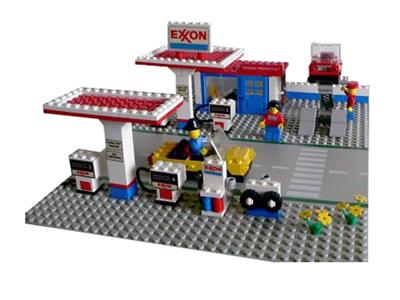 6375-2 LEGO Exxon Gas Station
