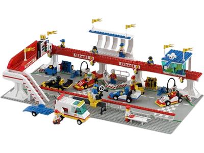 6395 LEGO Racing Victory Lap Raceway thumbnail image