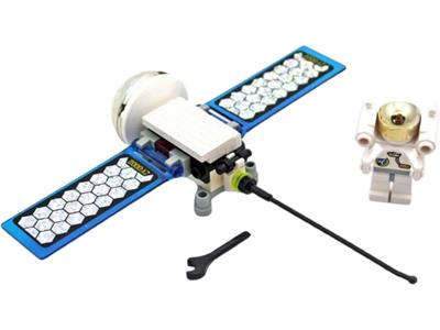 6458 LEGO Satellite with Astronaut thumbnail image