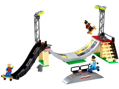 6738 LEGO Island Xtreme Stunts Skateboard Challenge thumbnail image