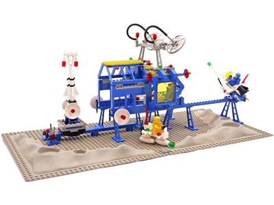 6971 LEGO Inter-Galactic Command Base