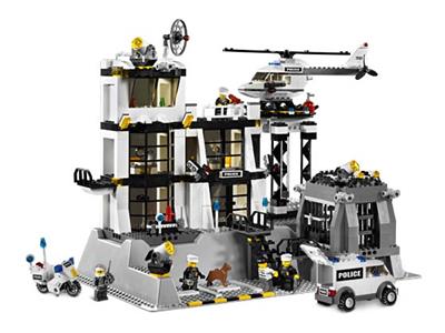 7237 LEGO City Police Station thumbnail image