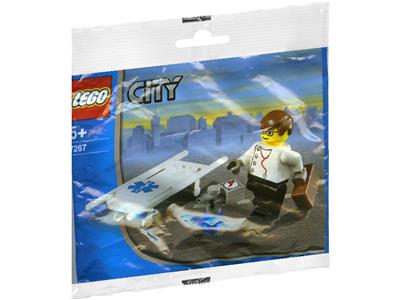 7267 LEGO City Paramedic thumbnail image