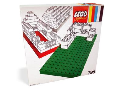 795 LEGO 2 Large Baseplates Red/Blue