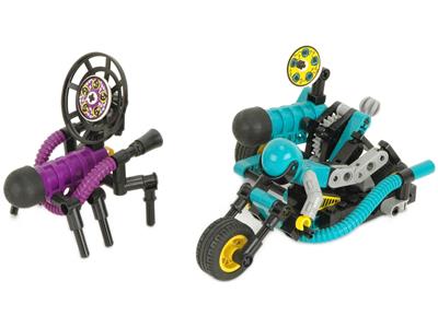 8233 LEGO Technic Blue Thunder vs. The Stinger thumbnail image