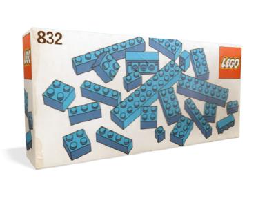 832 LEGO Blue Bricks Parts Pack