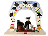 850935 LEGO Classic Minifigure Graduation Set