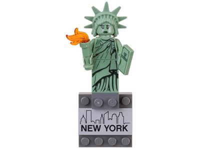 853600 LEGO Statue of Liberty Magnet