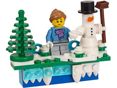 853663 LEGO Iconic Holiday Magnet thumbnail image