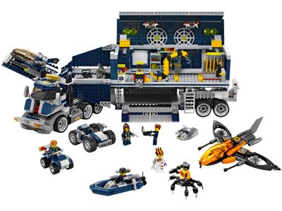 8635 LEGO Agents Mobile Command Center