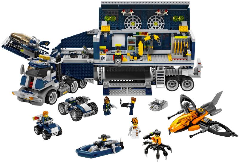 bestuurder rand voorzetsel LEGO 8635 Agents Mobile Command Center | BrickEconomy