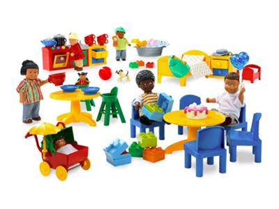 9127 LEGO Education Dolls Large Set thumbnail image