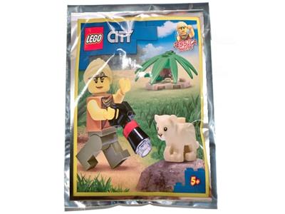952112 LEGO City Jessica Sharpe and Lion Cub