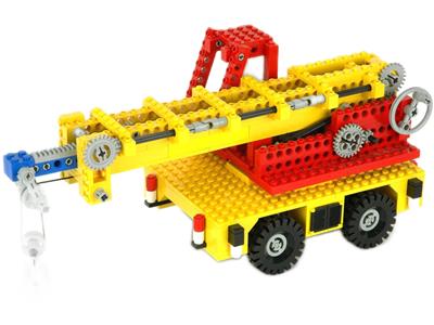 955 LEGO Technic Mobile Crane thumbnail image